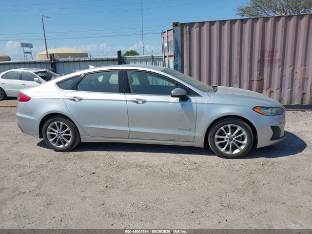 2019 FORD FUSION HYBRID SE 13