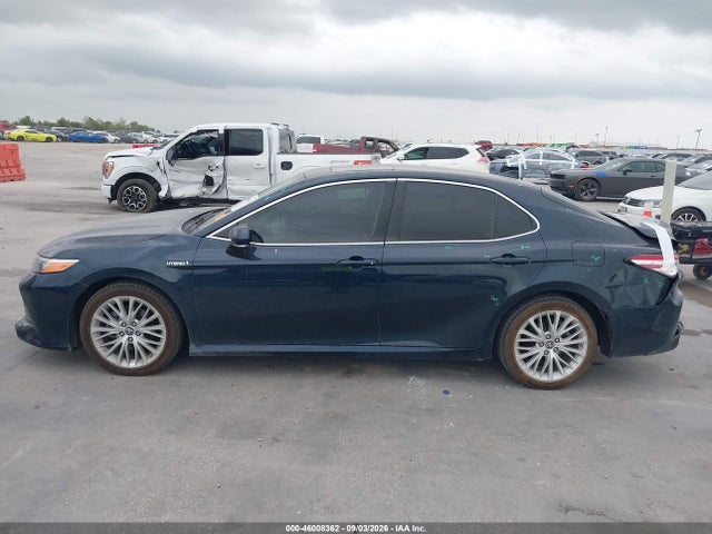 2019 TOYOTA CAMRY HYBRID XLE 14