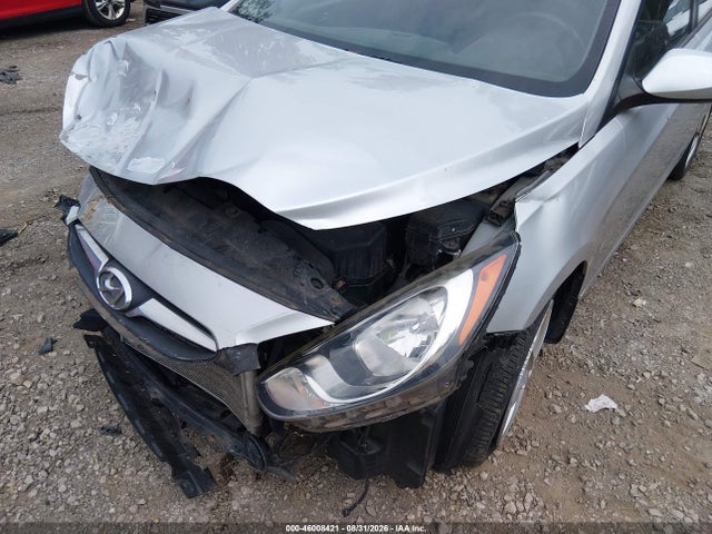 2012 Hyundai ACCENT SE 照片 6