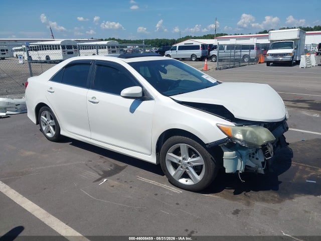 2014 TOYOTA CAMRY SE