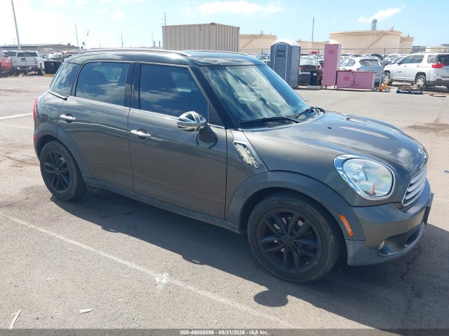 2011 MINI COOPER 