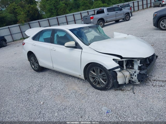 2016 TOYOTA CAMRY SE