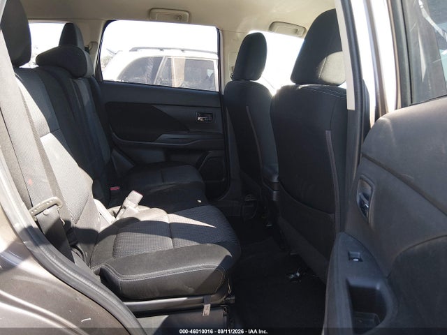 2017 MITSUBISHI OUTLANDER ES 8