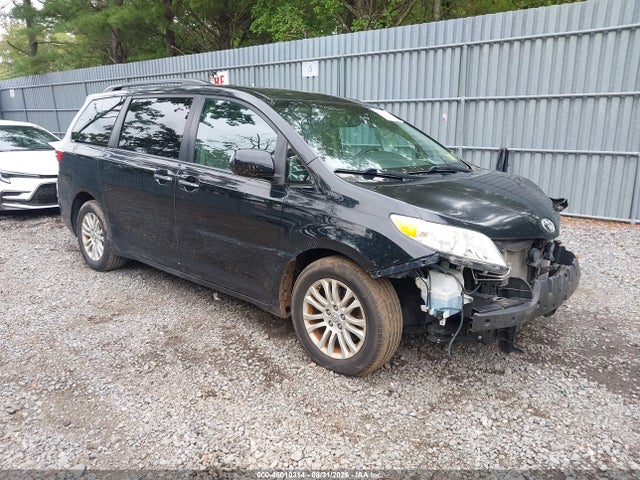 2015 TOYOTA SIENNA XLE PREMIUM 8 PASSENGER