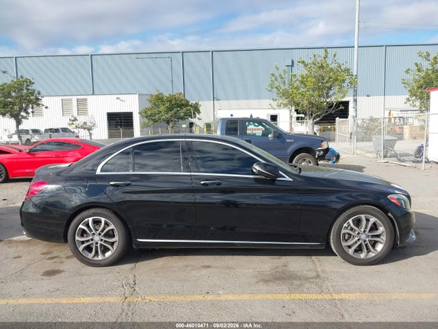 2016 Mercedes-BENZ C 300 — фото 13