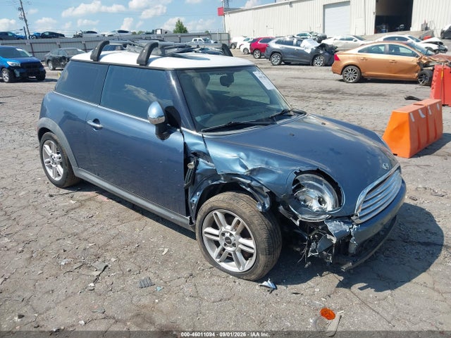 2011 MINI COOPER 