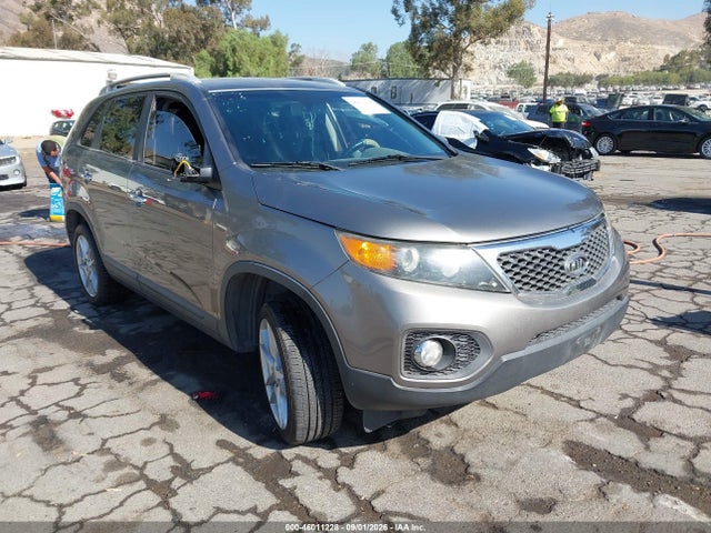 2011 KIA SORENTO LX