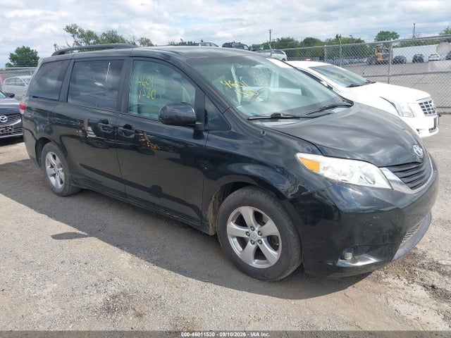 2011 TOYOTA SIENNA LE V6