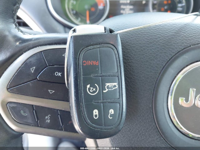 2019 JEEP CHEROKEE OVERLAND FWD 11