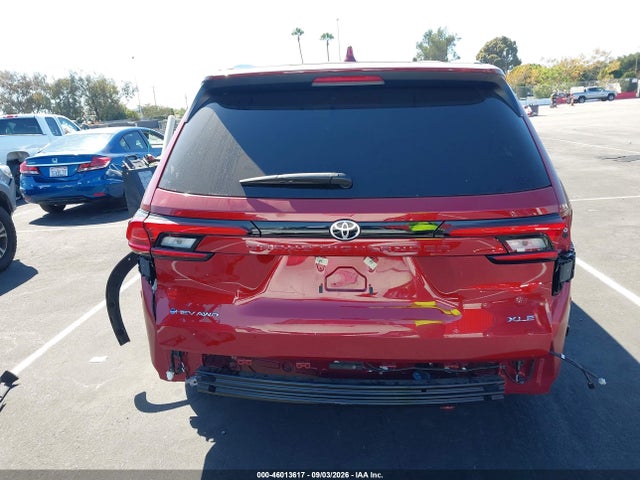 2026 TOYOTA GRAND HIGHLANDER HYBRID XLE 17