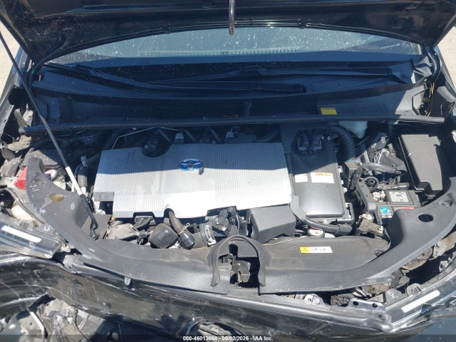2017 TOYOTA PRIUS THREE 10