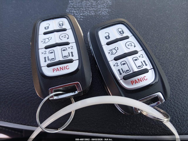 2021 CHRYSLER PACIFICA TOURING AWD 11