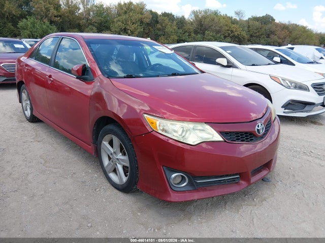 2014 TOYOTA CAMRY SE