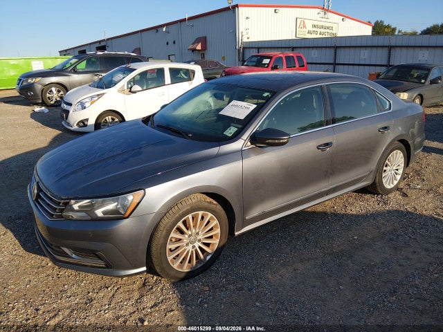 2016 Volkswagen PASSAT 1.8T SE — фото 2