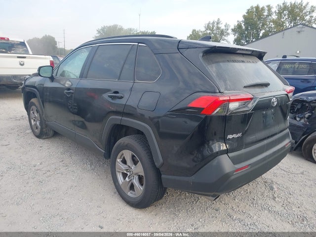 2023 TOYOTA RAV4 XLE 3