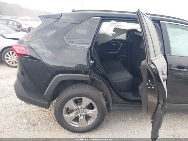 2023 TOYOTA RAV4 XLE 8