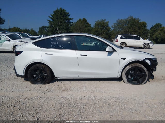 2026 TESLA MODEL Y 13