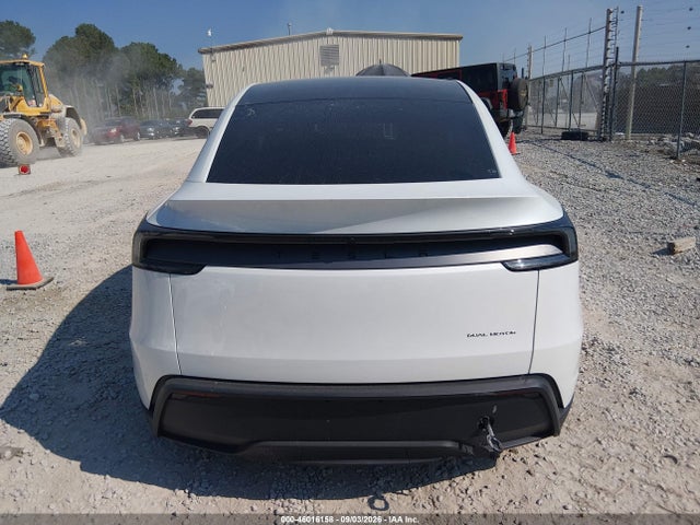 2026 TESLA MODEL Y 16
