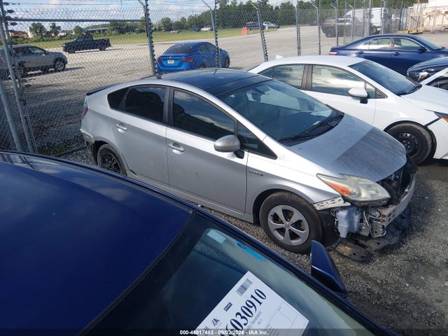 2015 TOYOTA PRIUS FOUR