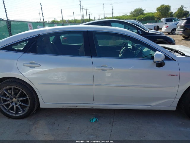2019 TOYOTA AVALON HYBRID LIMITED 14