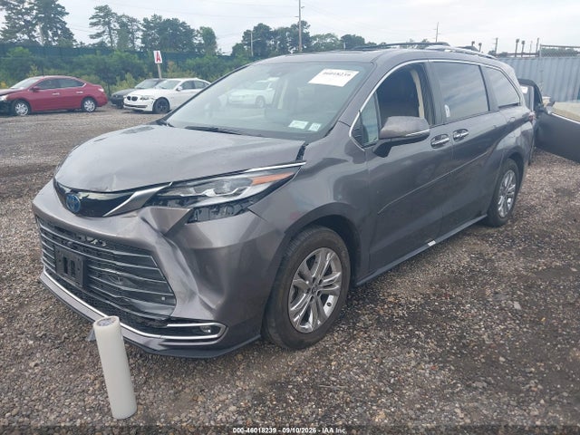 2023 TOYOTA SIENNA PLATINUM 2