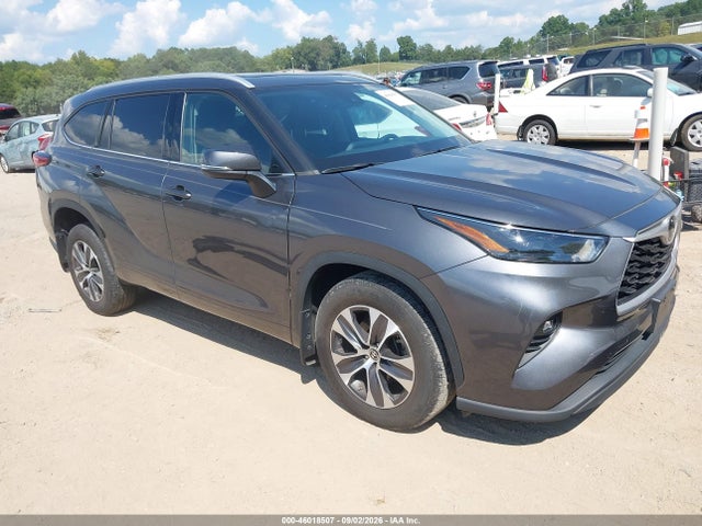 2022 TOYOTA HIGHLANDE XLE