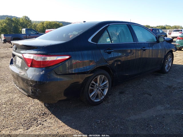 2017 TOYOTA CAMRY SE 4