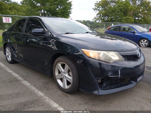 2014 TOYOTA CAMRY SE