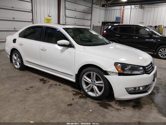 2013 VOLKSWAGEN PASSAT 2.0L TDI SE