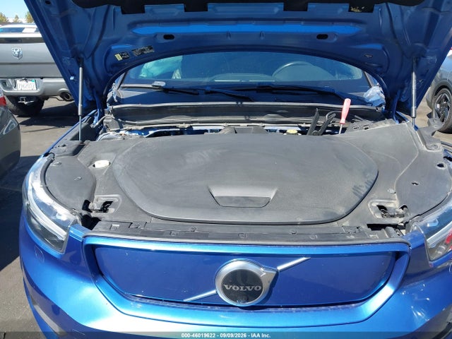 2021 VOLVO XC40 RECHARGE PURE ELECTRIC P8 10