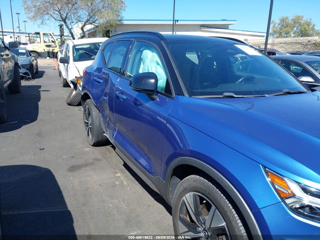 2021 VOLVO XC40 RECHARGE PURE ELECTRIC P8 6