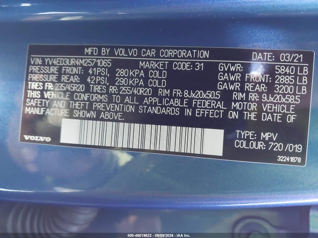 2021 VOLVO XC40 RECHARGE PURE ELECTRIC P8 9