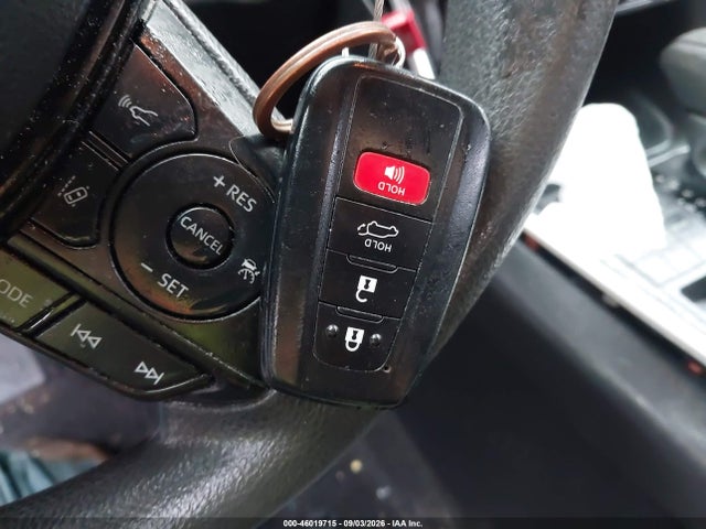 2019 TOYOTA RAV4 XLE 11