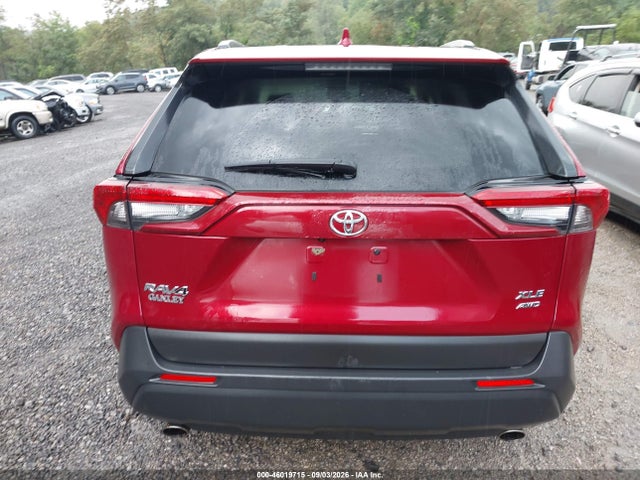2019 TOYOTA RAV4 XLE 16