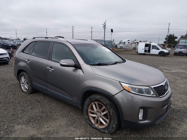 2015 KIA SORENTO LX
