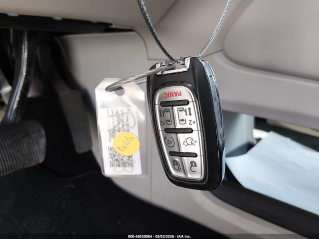 2023 CHRYSLER PACIFICA HYBRID LIMITED 11