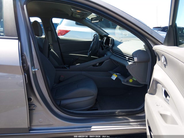 2022 HYUNDAI ELANTRA SEL 5