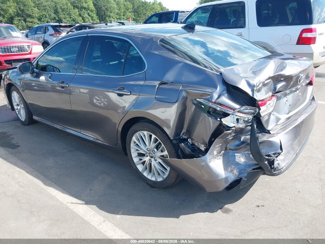 2019 TOYOTA CAMRY XLE 3