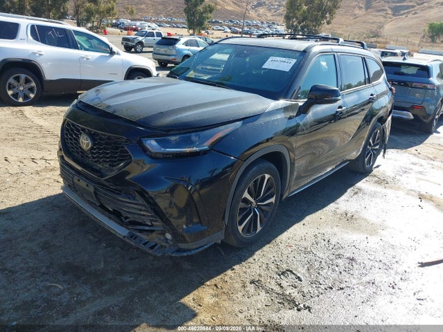 2021 TOYOTA HIGHLANDER XSE 2