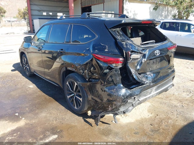 2021 TOYOTA HIGHLANDER XSE 3
