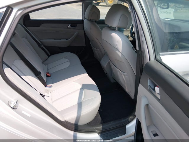 2017 Hyundai SONATA HYBRID SE — фото 8