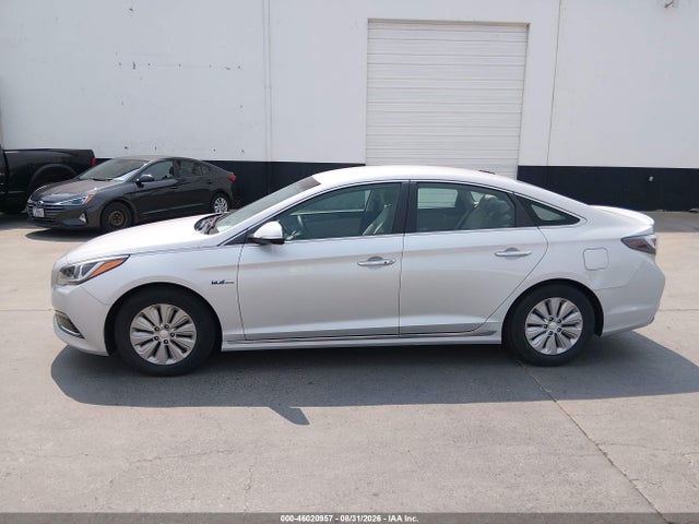 2017 HYUNDAI SONATA HYBRID SE 16