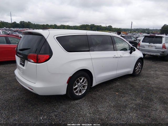 2023 CHRYSLER VOYAGER LX 4
