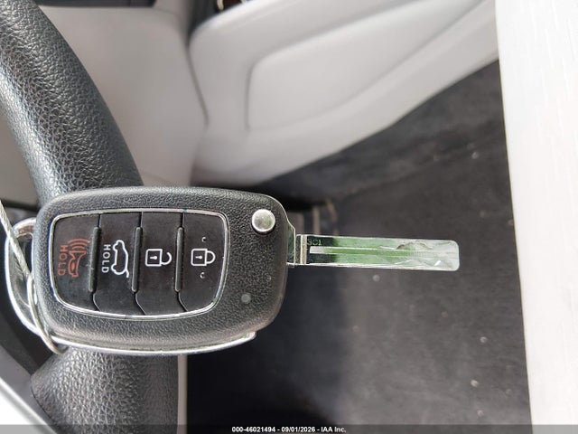 2019 HYUNDAI TUCSON SE 11