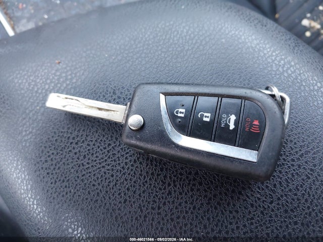 2019 TOYOTA CAMRY SE 11