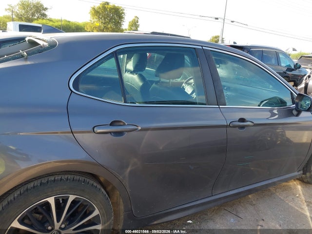 2019 TOYOTA CAMRY SE 13