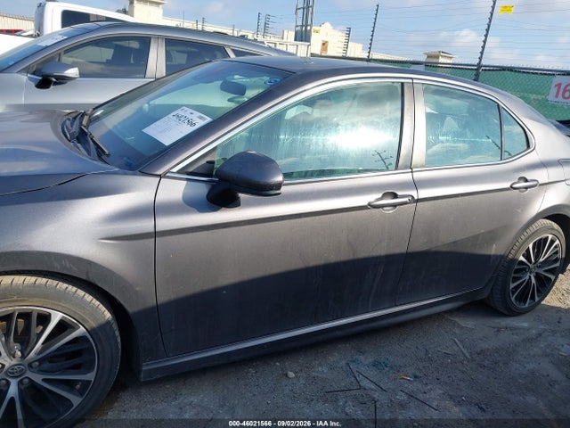 2019 TOYOTA CAMRY SE 14
