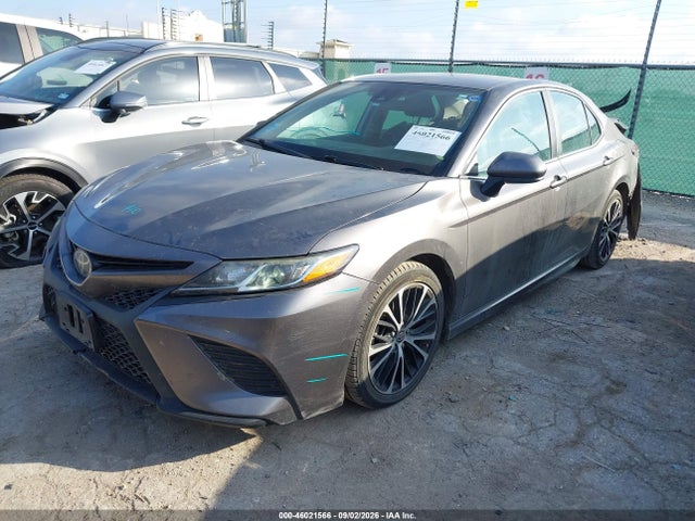 2019 TOYOTA CAMRY SE 2