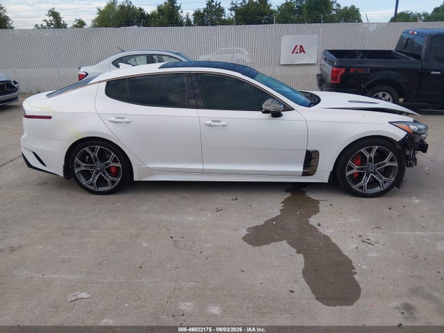 2019 KIA STINGER GT2 13