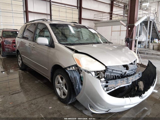 2005 TOYOTA SIENNA XLE